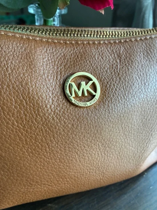 MICHAEL Michael Kors Cognac Pebbled Leather Cosmetic Pouch with Gold Hardware - Picture 4 of 8